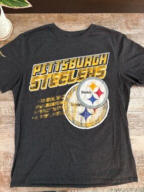 NFL Pittsburgh Steelers Charcoal Black Graphic Tee with Yellow Accents